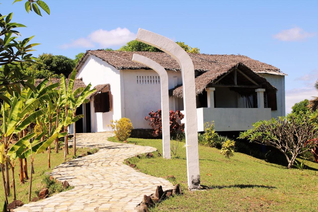 Le Grand Bleu Hotel Andilana Exterior photo